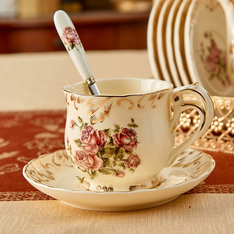 

Chinesse Floral Tea Cup Creative Handle Cute Afternoon Coffee Cup Luxury Porcelain Kubki Do Kawy I Herbaty Bone China Tea Set