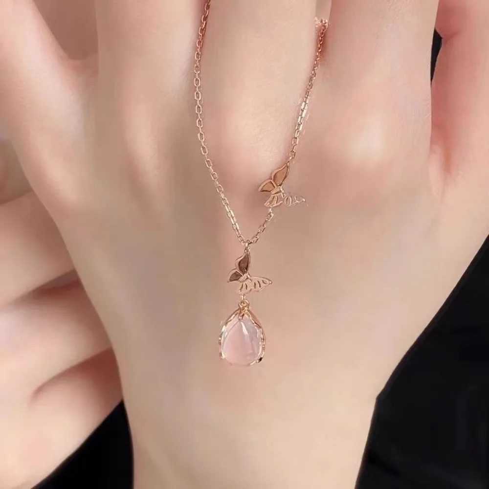 

2025 New Luxury Daytime Powder Crystal Necklace Is Fashionable and Versatile