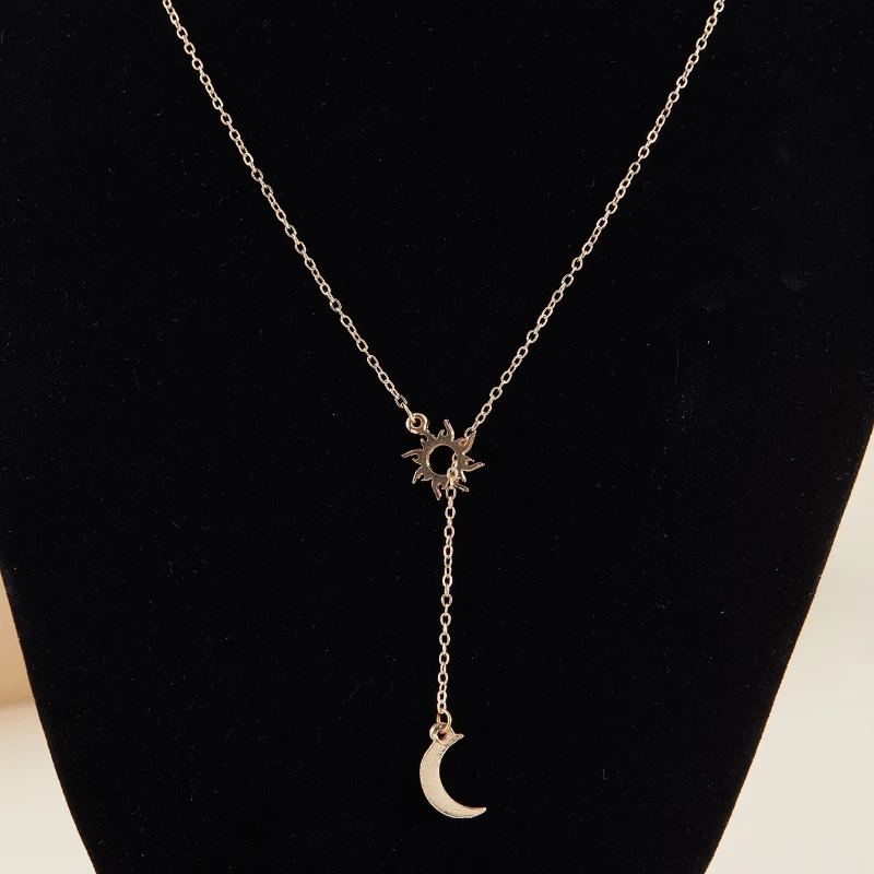New Stainless Steel Sun Totem and Moon Necklace for Women Fashionable Exquisite Summer Must-Have Party for Friend Jewelry