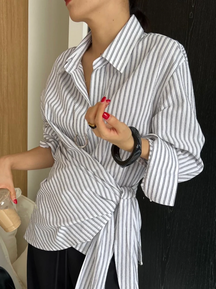 DEAT Fashion Women\'s Shirt Lapel Loose Fit Single Braested Long Sleeve Vertical Stripes Bandage Blouse Autumn 2024 New 7AB4768