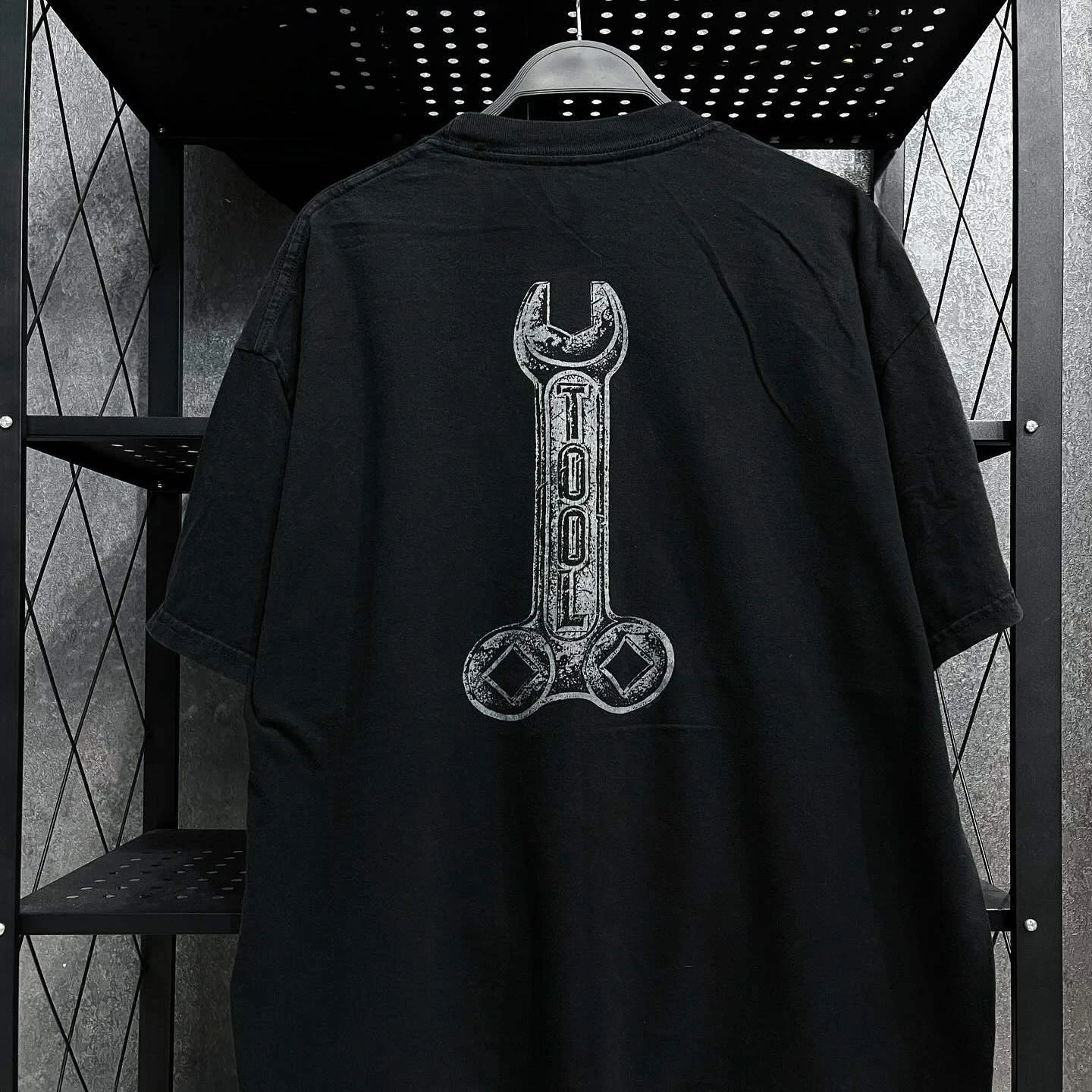 Vintage Tool Band Schraubenschlüssel Logo Progressive Metal Rock Grafik T-Shirt Baumwolle Herren Damen T-Shirt Sommer Streetwear – Detail 2