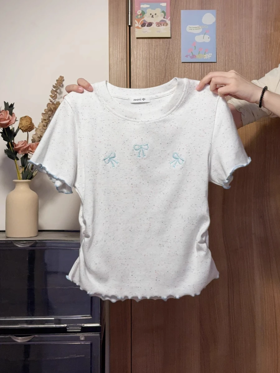 

White Knot Embroidered ort Sve T-irt Women's Summer New Unique Small Design Sensation ort Top