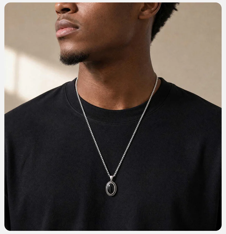 Vnox Herren-Halskette mit ovalem Anhänger aus schwarzem Onyx, Retro-Edelstahl, 60 cm Kastenkette, Vintage-Natursteinschmuck, Geschenk für Ihn – Detail 3