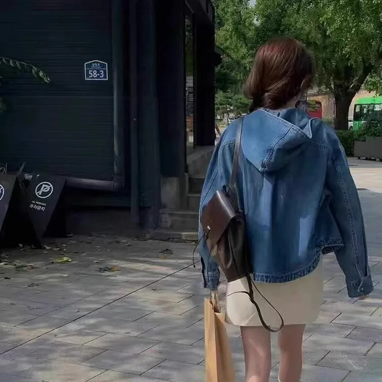 

Повседневная джинсовая куртка для женщин с капюшоном и одной пуговицей, свободный крой, утягивающий топ, новинка 202, весенний сезон Faion Top