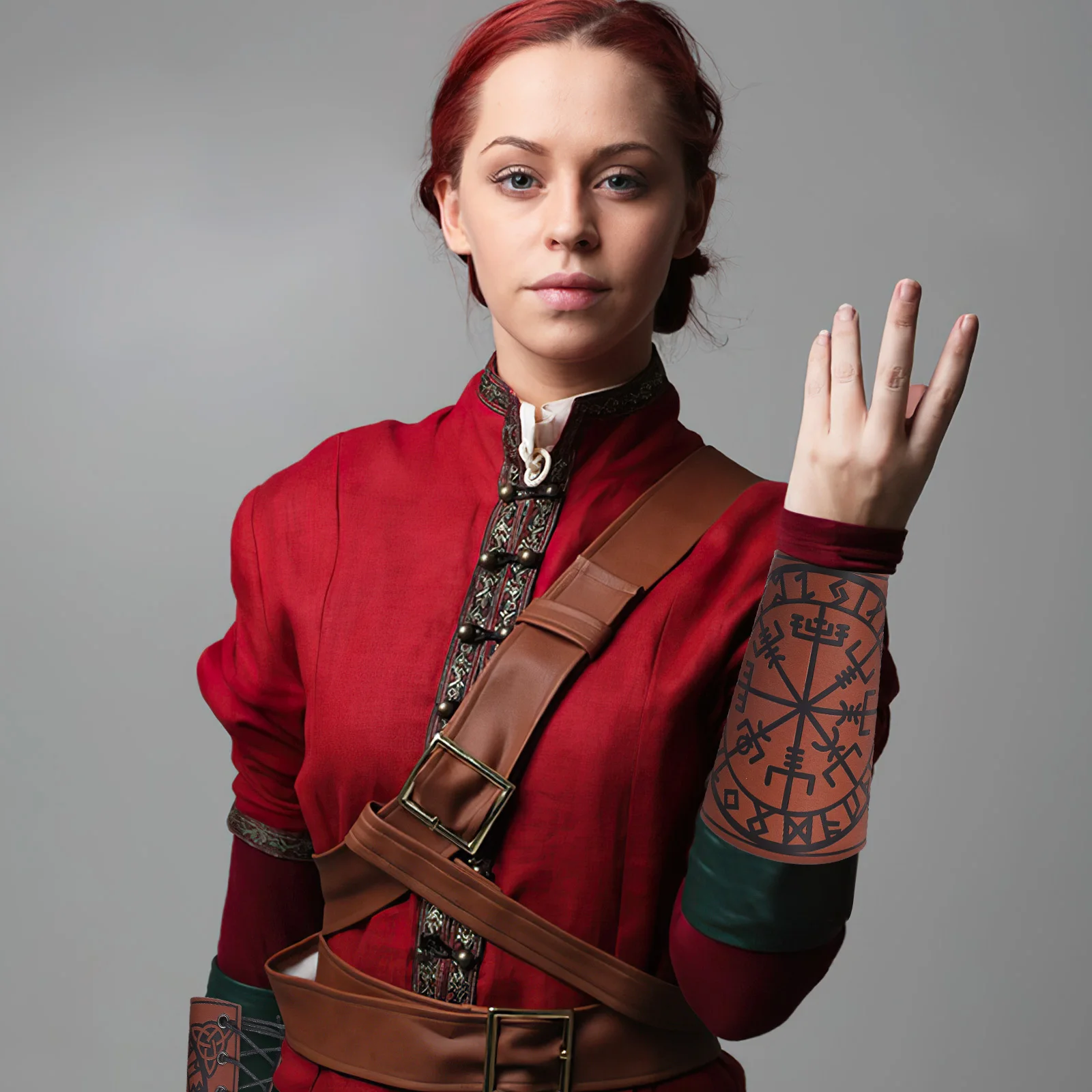 

2Pcs Embossed Wristbands Medieval Arm Bracers Vintage Cuff Cosplay Costume Accessory Medieval Arm Bracers