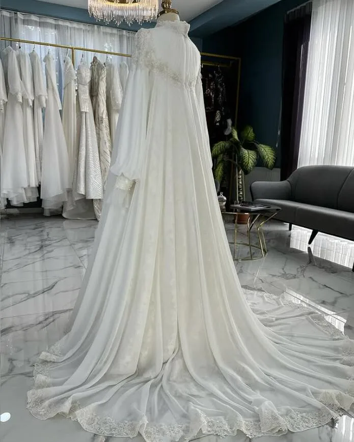 Robes de mariée musulmanes de luxe robalıgelinlik avec Cape sur mesure dentelle Applique Caftan arabe saoudien robe de mariée tenue