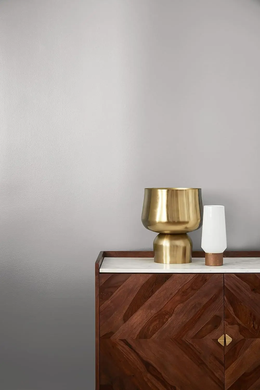 Tribute Paint & Primer, Innenbereich, halbglänzend, Blushing White, 1 Gallone