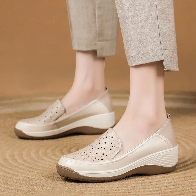 Zapatos De cuña con huecos De suela gruesa para Mujer, zapatillas informales cómodas con suela blanda, zapatillas De tenis para Mujer