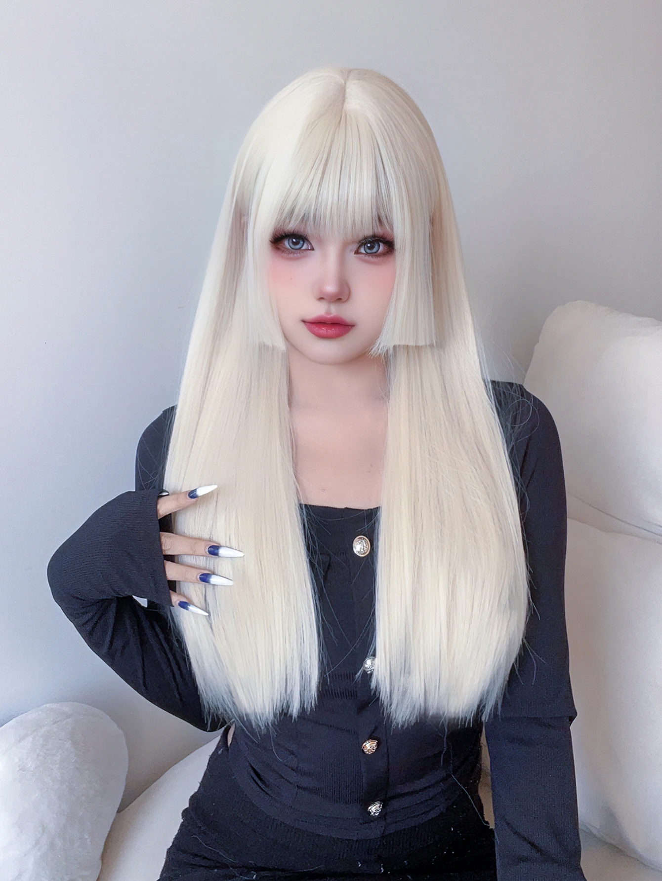 Wig sintetik Lolita pirang putih 26 inci dengan Wig panjang lurus alami untuk wanita Wig Cosplay tahan panas potongan Hime