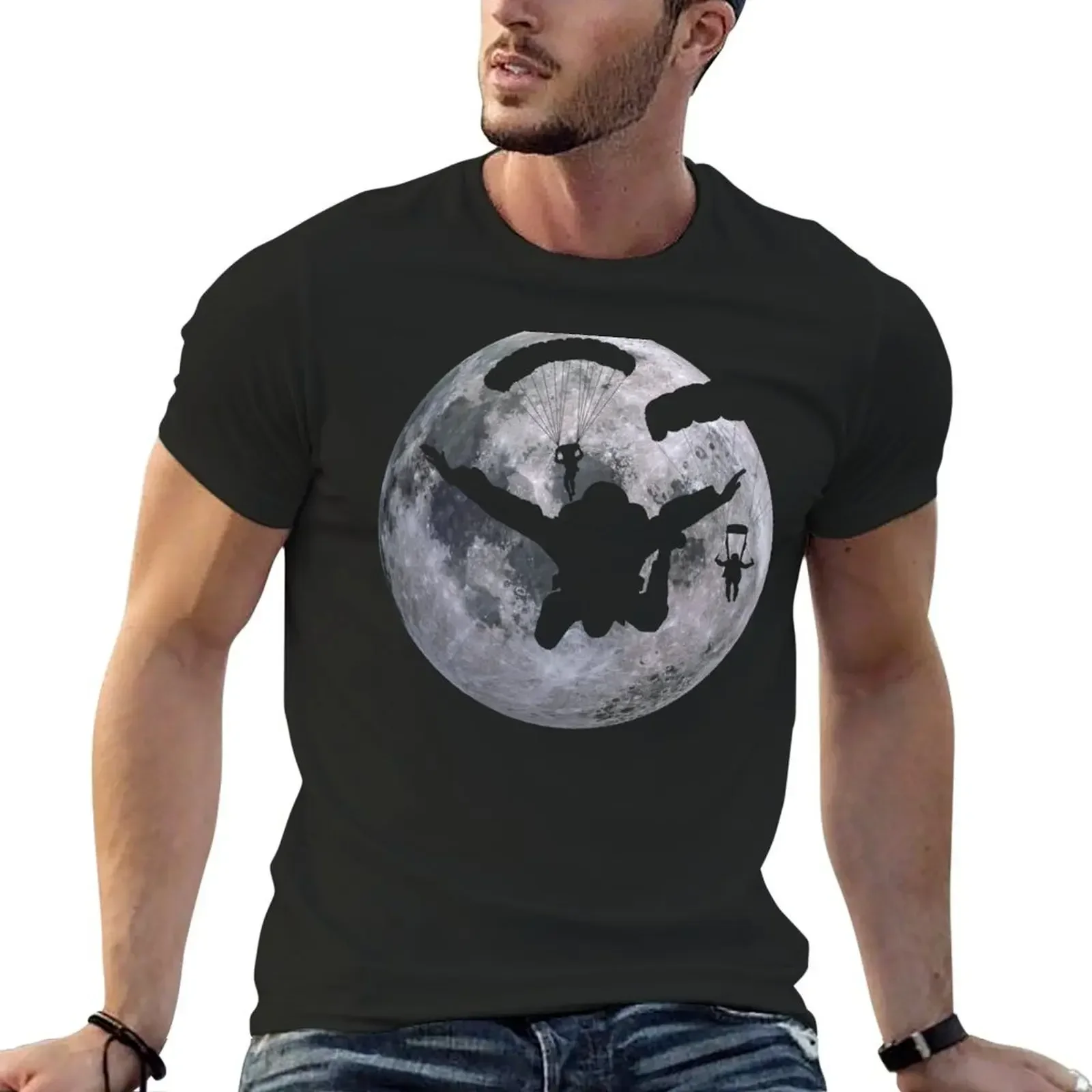 heavyweight Skydive parachuting design of a skydiver and the moon in the background. T-shirt summer top oversized for men