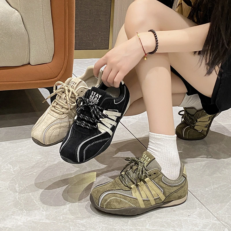 Guipure Lace Panel - Women Soft‑Sole Retro Casual Sneakers Lace‑Up