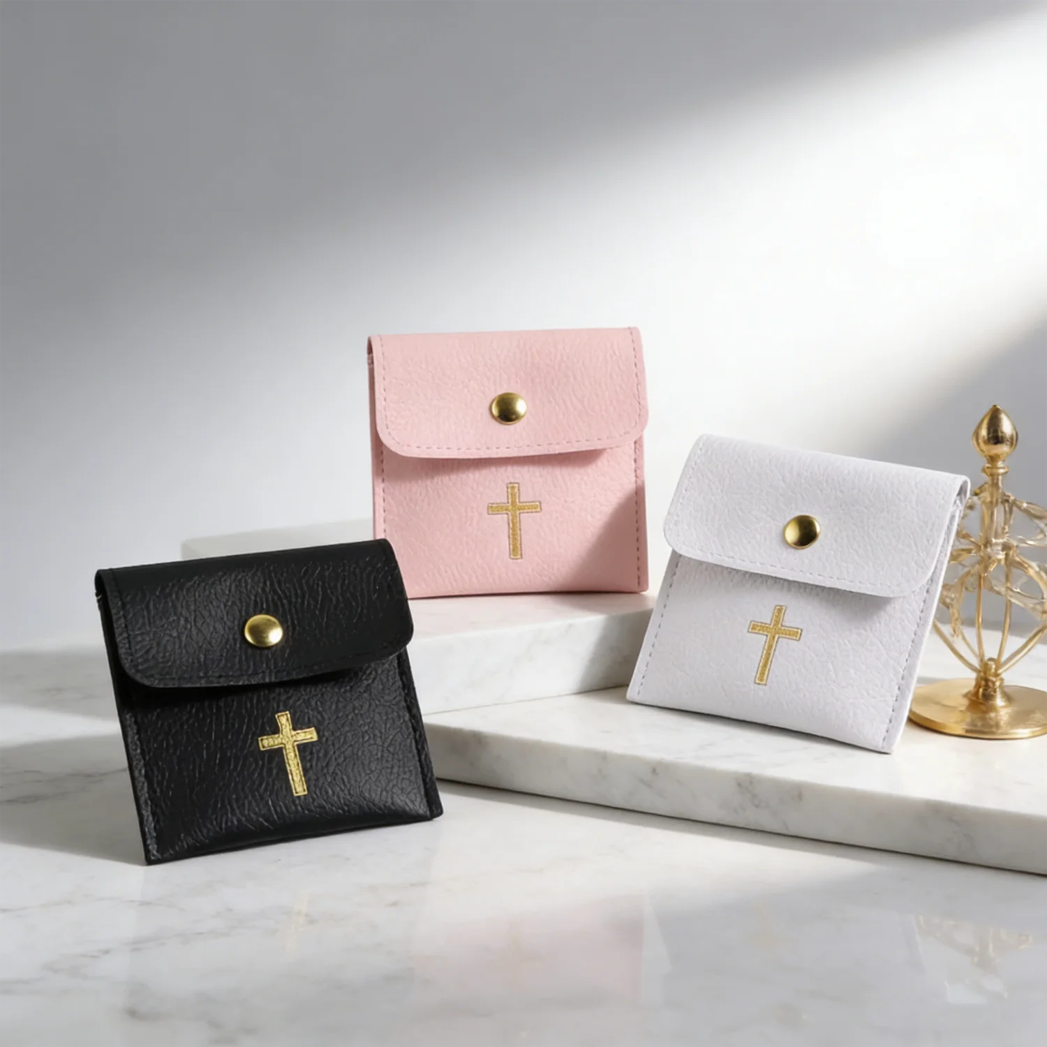 1/10 Stück Rosenkranzbeutel mit goldenem Kreuz-Aufdruck-Design, schöne Ledertasche, Lederschmuck-Reisetasche, Leder-Schmuckbeutel