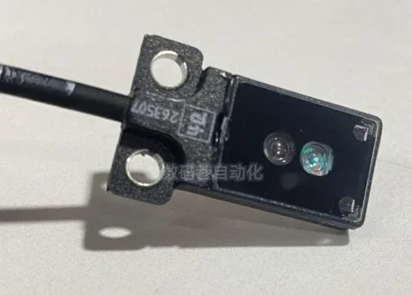 Sensor fotoeléctrico PE-PPERL+FU-CHS ( 263507 ) OBT30-R3F-E2