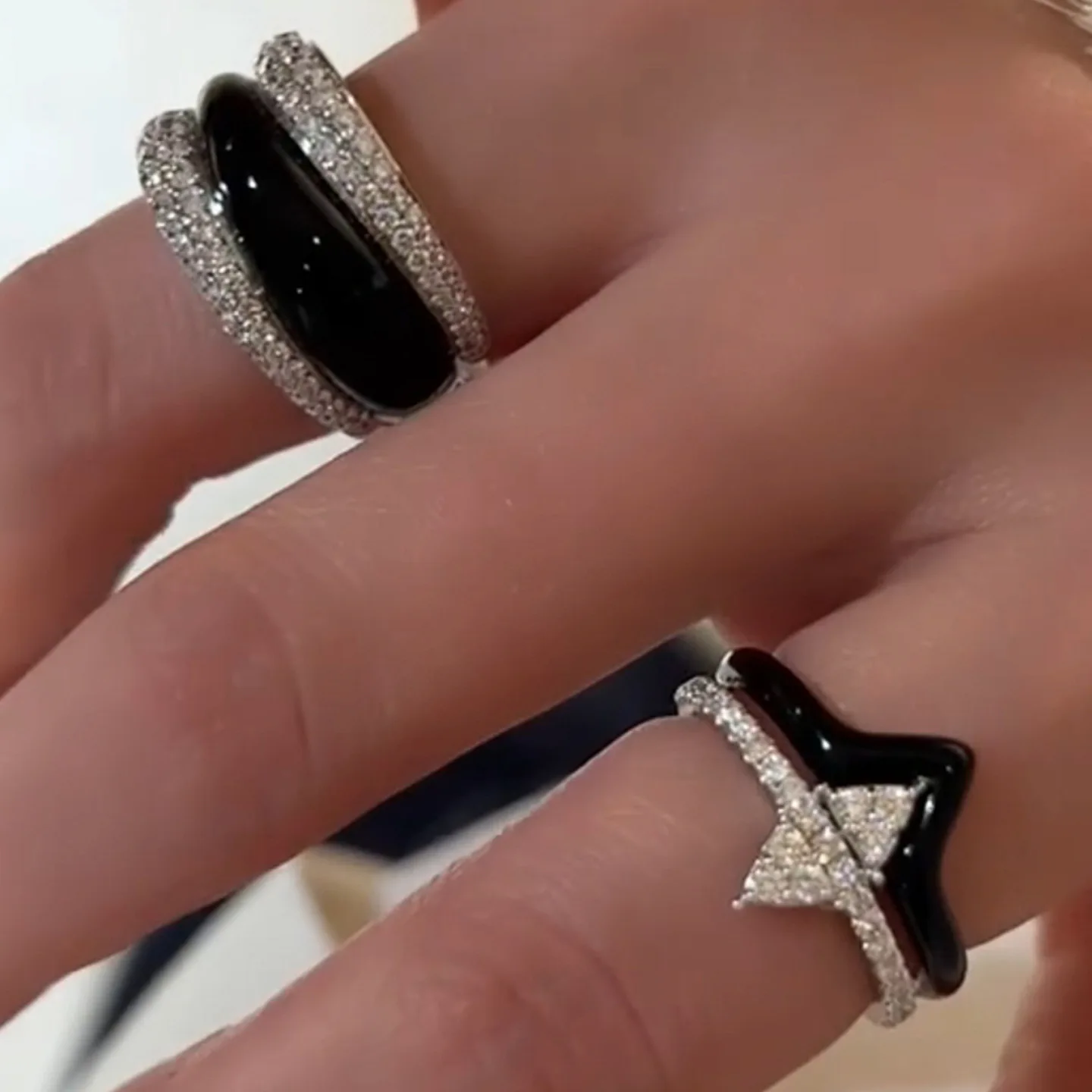 Vintage punk black enamel ring silver full diamonds rings for women high-end layered luxurious and fashion wedding jewelry gifts