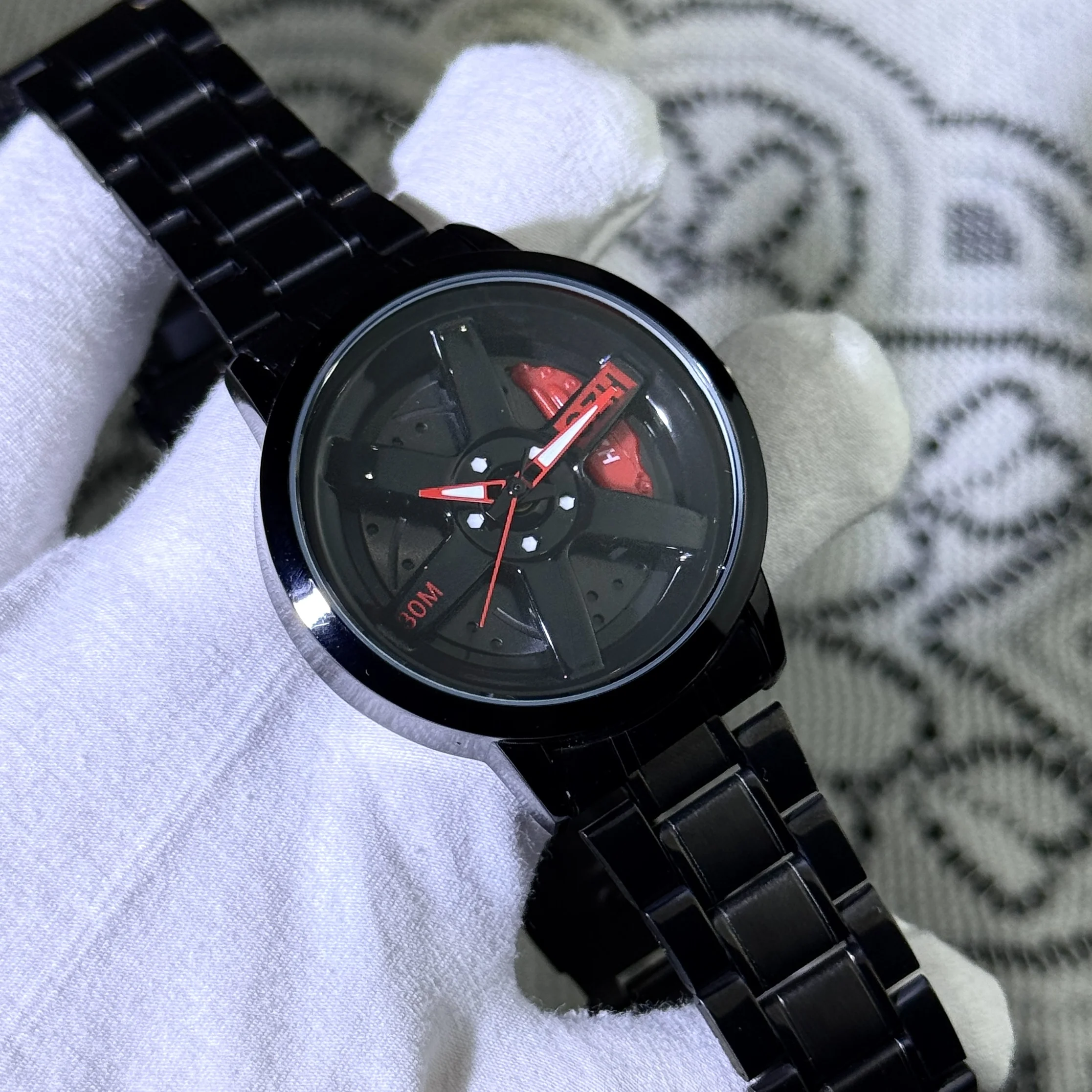 

2026 Новые подарочные часы для пары, серия автомобилей, креативный вращающийся кварцевый механизм, спортивный стиль, черные часы из нержавеющей стали, мужские часы