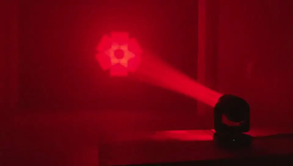 

RGBW Bee-Eyes Style LED Zoom Moving Head DJ Stage Effect Light Multi Emitting Color for Party Night Club Stage Lighting