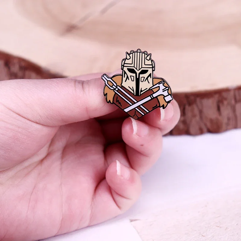 دبوس مينا Armorers ، شارة شخصية فيلم الخيال العلمي ، هدايا المعجبين ، الملحقات ، الديكور #3