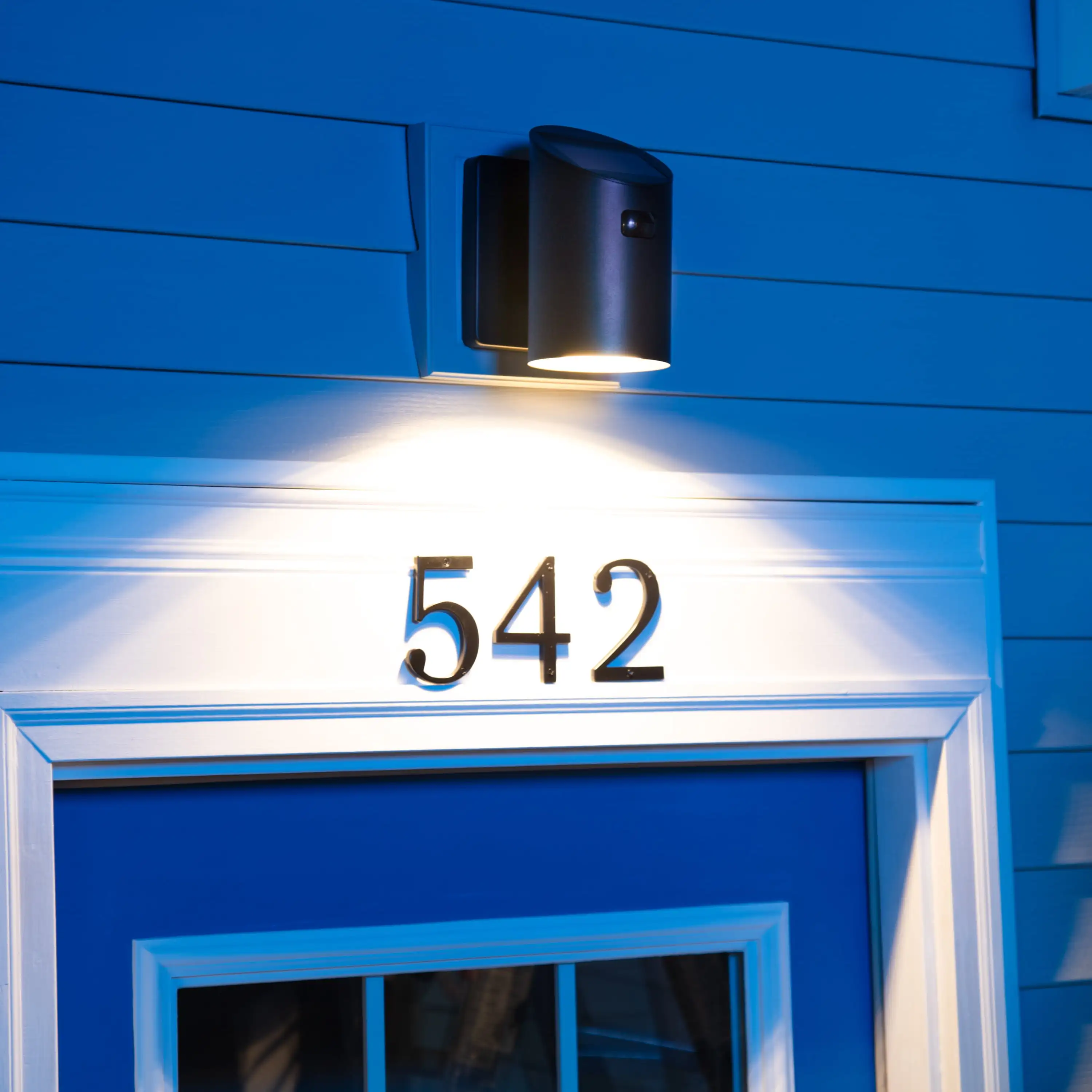 Arandela LED solar do anoitecer ao amanhecer com sensor de movimento, preta, metal, 200 lúmens