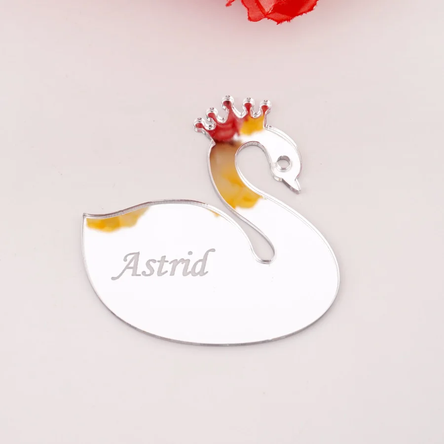 2 stili personalizzati in acrilico a specchio con design romantico a forma di cigno, etichette regalo con nome personalizzato per la decorazione del battesimo della carta del posto del posto