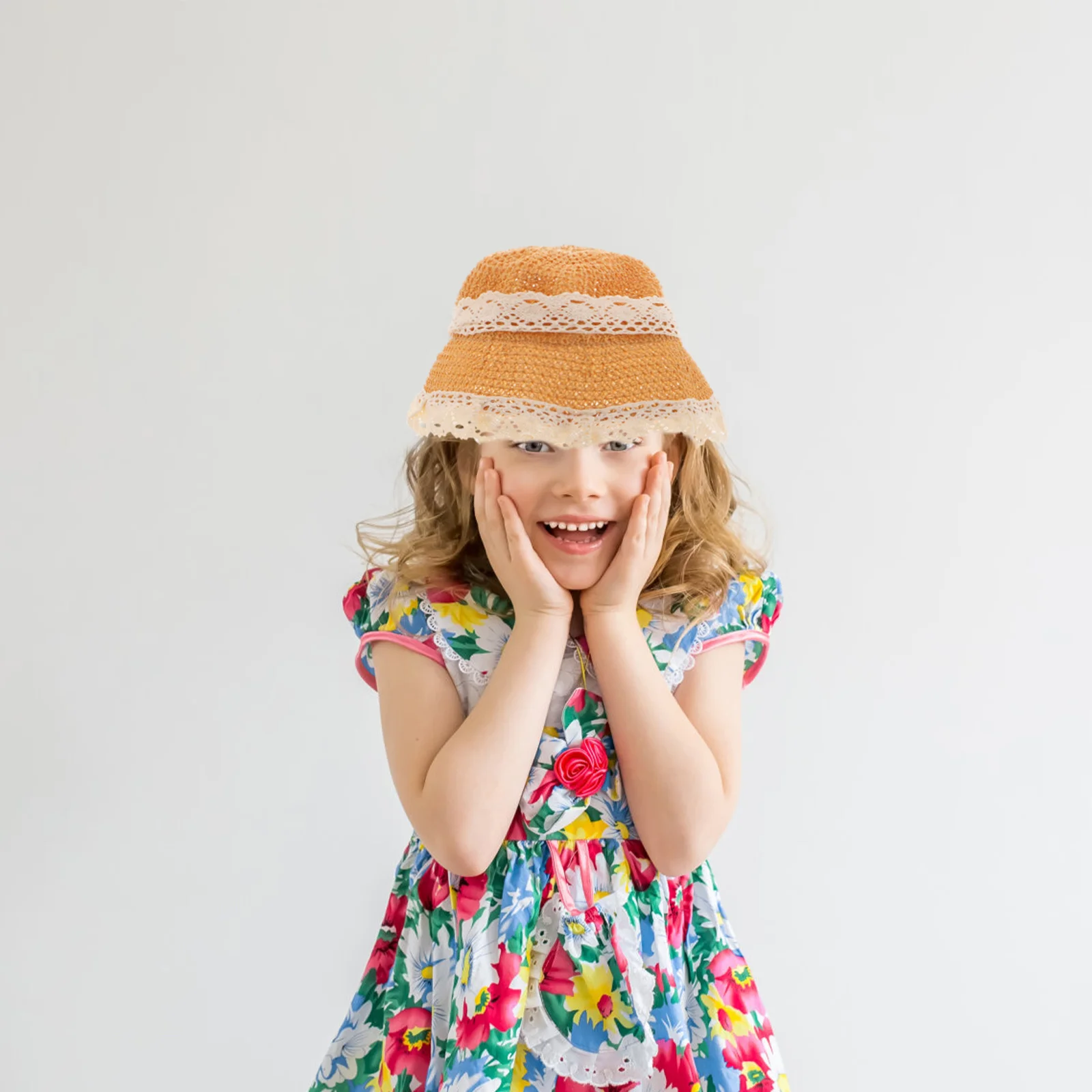 

Детская летняя соломенная шляпа для маленьких девочек, защита от солнца с широкими полями, милые кружевные украшения, пляжный отдых, путешествия, детские соломенные шляпы для девочек