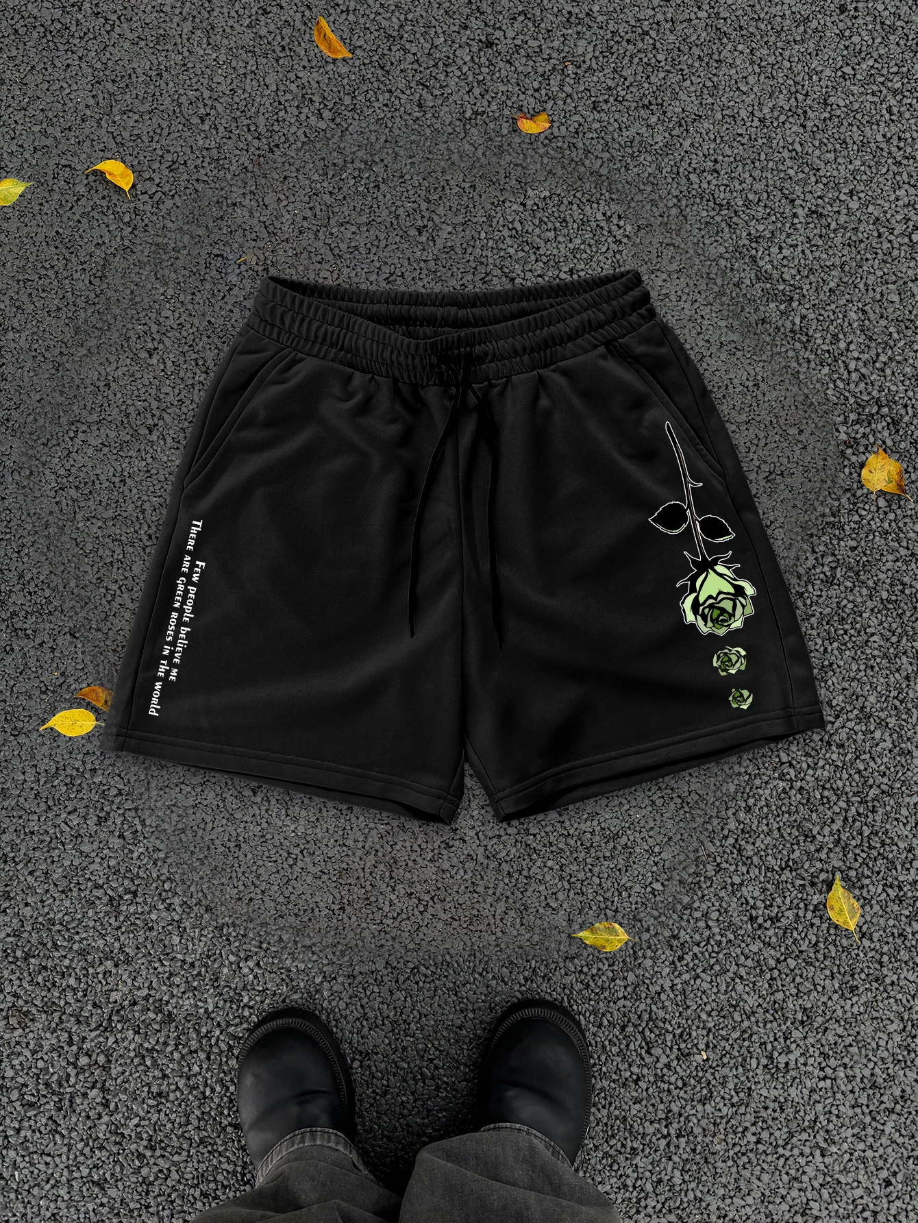 

Men's Rose&Letter Pattern Casual and Sporty Style Shorts Comfortable Lightweight for Summer Outdoor Activities，Y2K