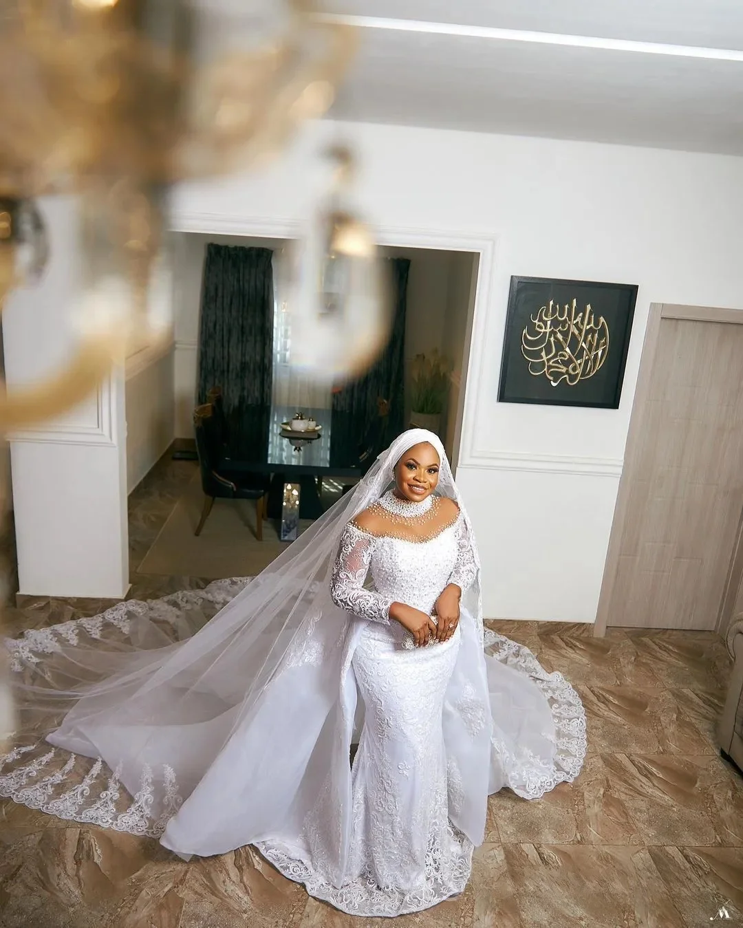 

Customized Plus Size Arabic African Wedding Dress For Bride Bridal Gowns Detachable Train Mermaid Pearls Beaded Lace High Neck