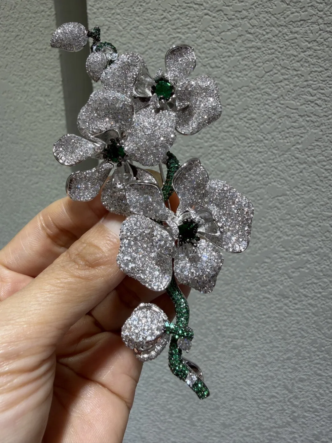elegant delicate phalaenopsis orchid flower brooch high-end vintage corsage pin for women copper with cubic zircon  MIYI