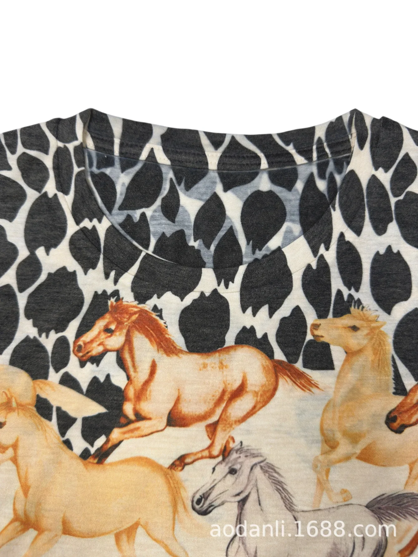 2025 Horses Printed T Shirts Women Summer Clothes Casual Cartoon Pattern Female Short Sleeve O Neck Slim Fit Tops Женская Одежда