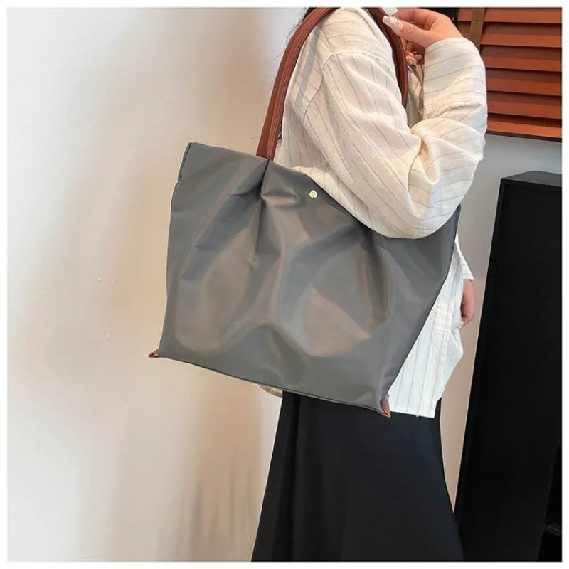 

Fashion Minimalist Handbag for Women Vintage Simple Aesthetic High End Leather Elegant Crossbody Bag