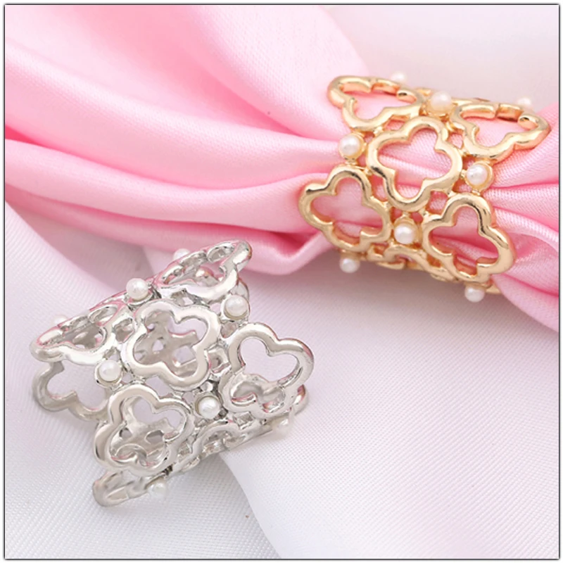 SHEEGIOR piękny Hollow Clover szalik klamra broszki dla kobiet moda biżuteria złoto srebro cylindra w kształcie litery szalik broszka Femme prezent