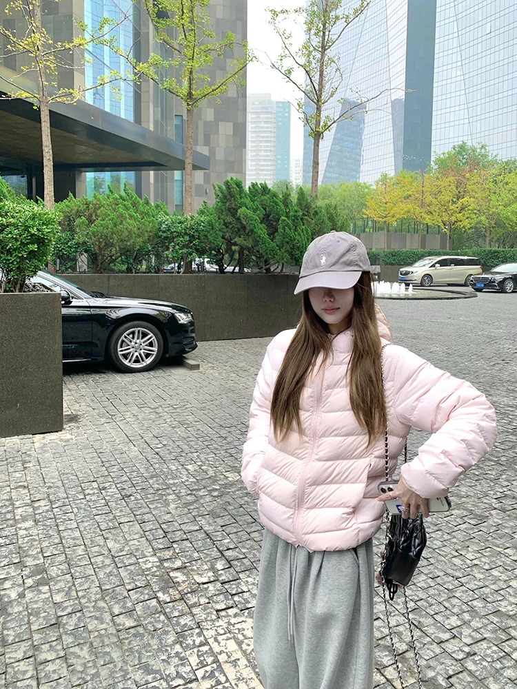 

Розовая женская пуховая куртка 2025 года, зимняя, с капюшоном, 90% белый утиный пух, легкая, теплая, повседневная, на молнии