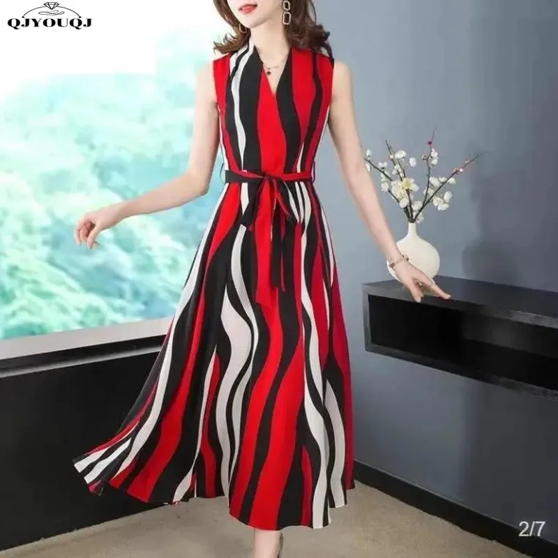 

2024 Spring/Summer New Bohemian Stripe Fashion Versatile Sleeveless Dress Women's Mid Length Bottom Skirt