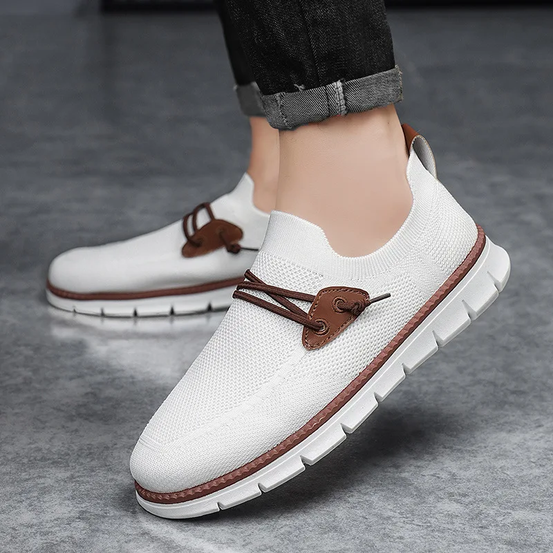 Sepatu rajut kain elastis pria, sneaker Slip on ringan berjalan untuk lelaki ukuran Plus 48