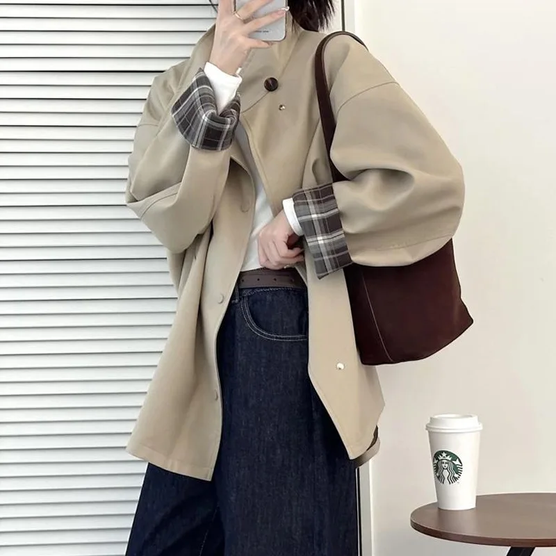 2025年秋冬の女性向けショート丈ウィンドブレーカージャケット、今年の流行トップスはとても素敵です。