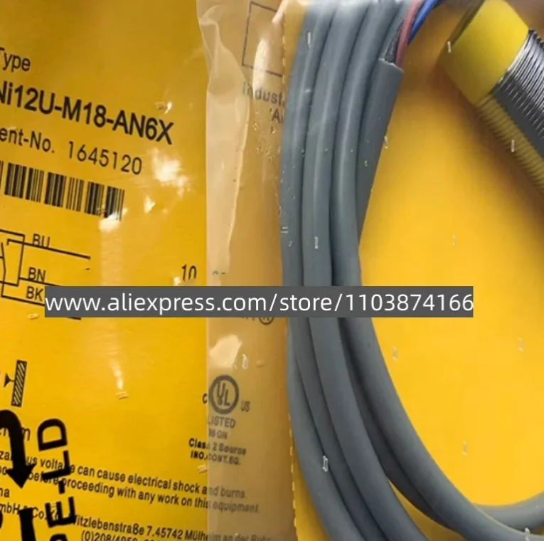 2PCS New proximity switch Ni12U-G18-ADZ30X2-B3331