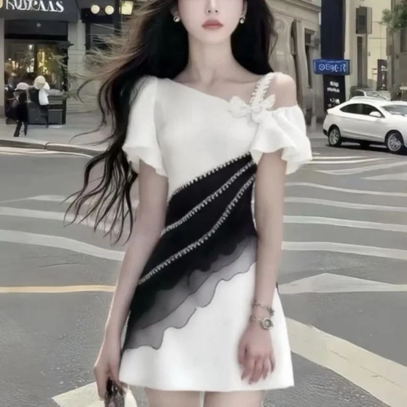 The New Fashionable, Gentle, Intellectual Style with A Chic Design Is A Slimming, Youthful, and Ambient Dress for Women 2026 New