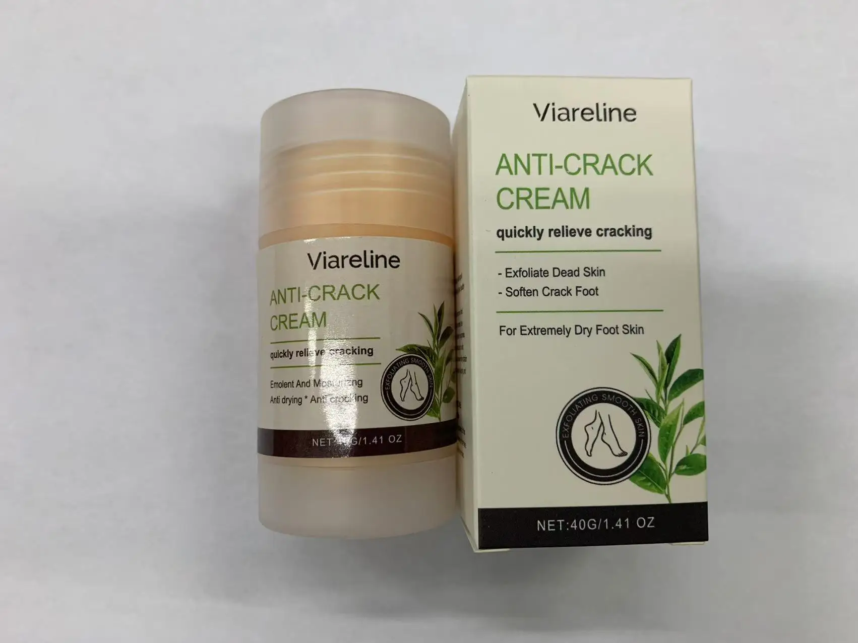 Fußpflegestift beruhigt trocken, spendet Feuchtigkeit und spendet Feuchtigkeit der Fußhaut. Täglicher Pflegestift