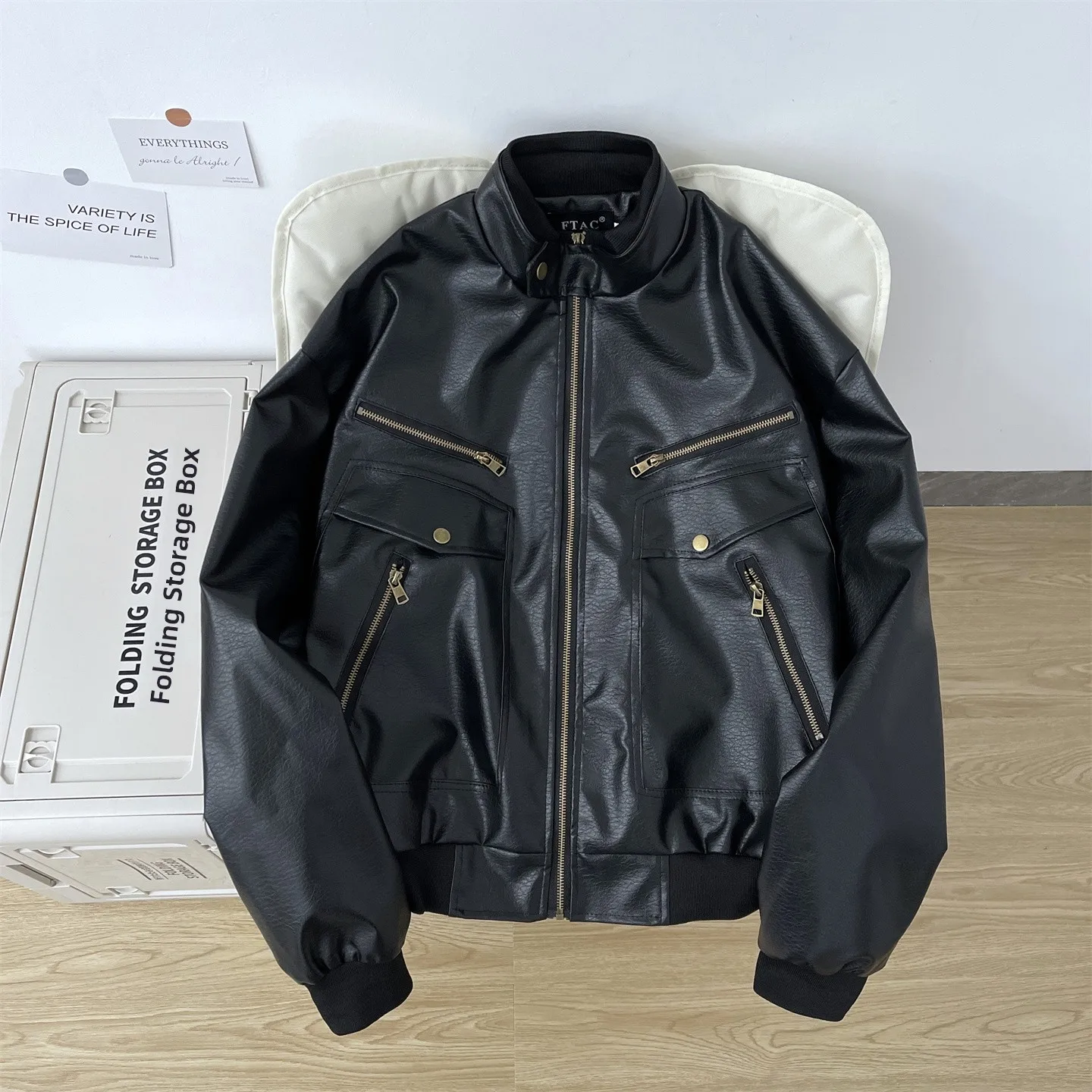 

Мужская мотоциклетная куртка в американском ретро-стиле из искусственной кожи с множеством карманов, воротником-стойкой, для уличного стиля, повседневная модная модель