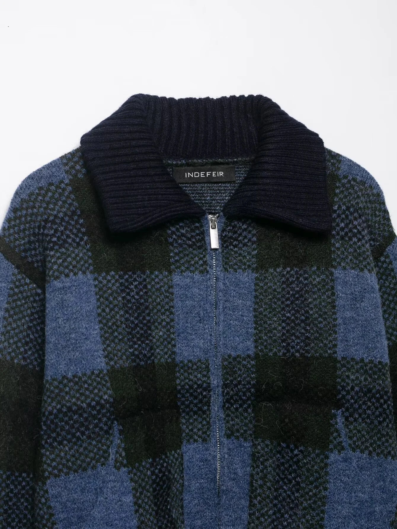 

European American Personality Knit Cardigan 2025 Autumn Womens Clothing New Style Plaid Jacket Simple Versatile