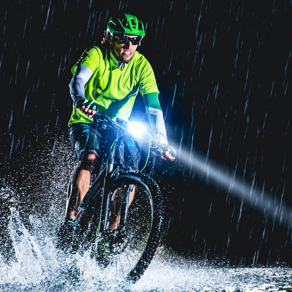 مصباح أمامي للدراجة بالطاقة الشمسية USB قابل لإعادة الشحن لركوب الدراجات، مصباح أمامي آمن 4000 مللي أمبير في الساعة، مصباح يدوي للدراجة عالي السطوع لركوب الليل