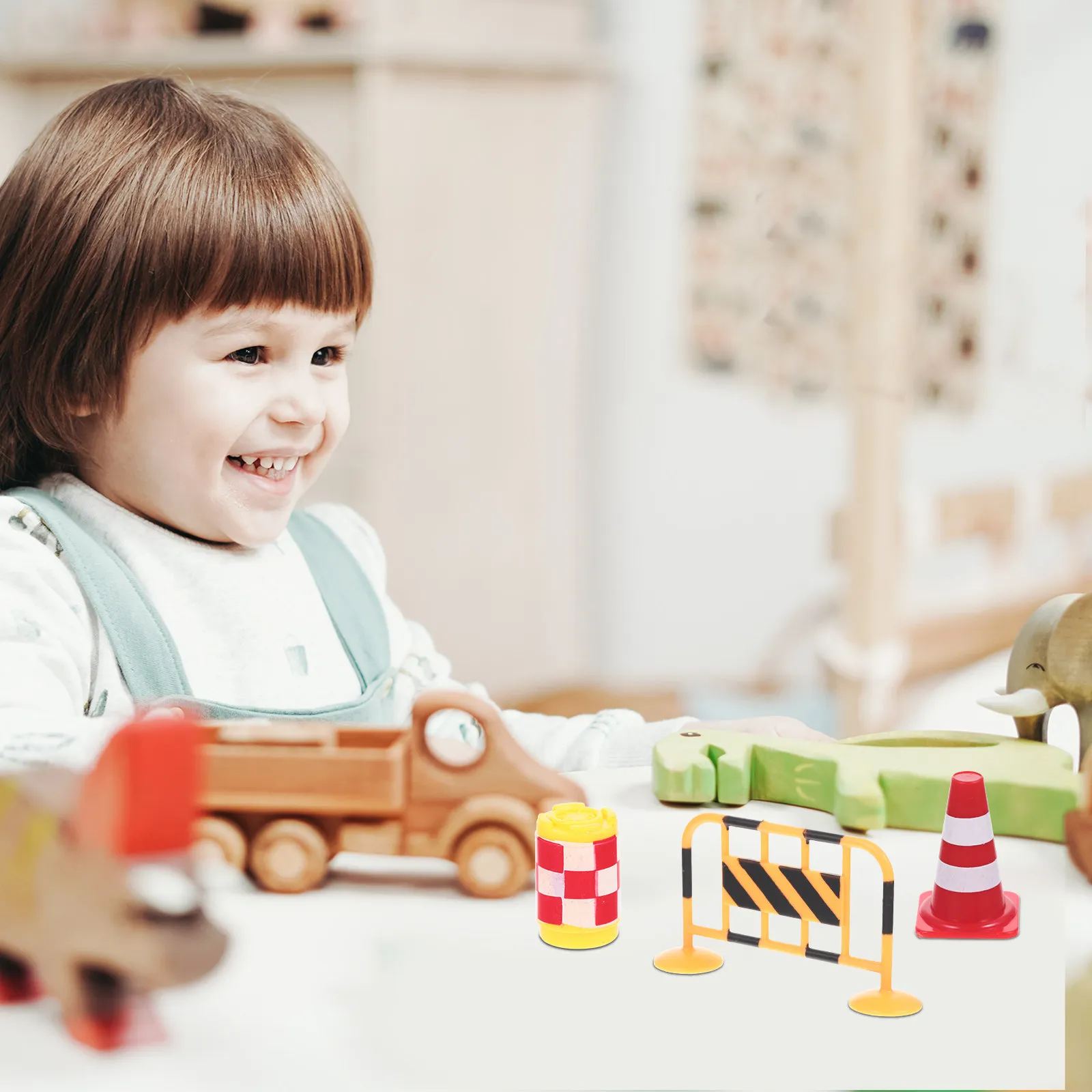 24Pcs Traffic Simulation Early Education Set Realistic Mini Road Signs Cones Barriers for Kids Traffic