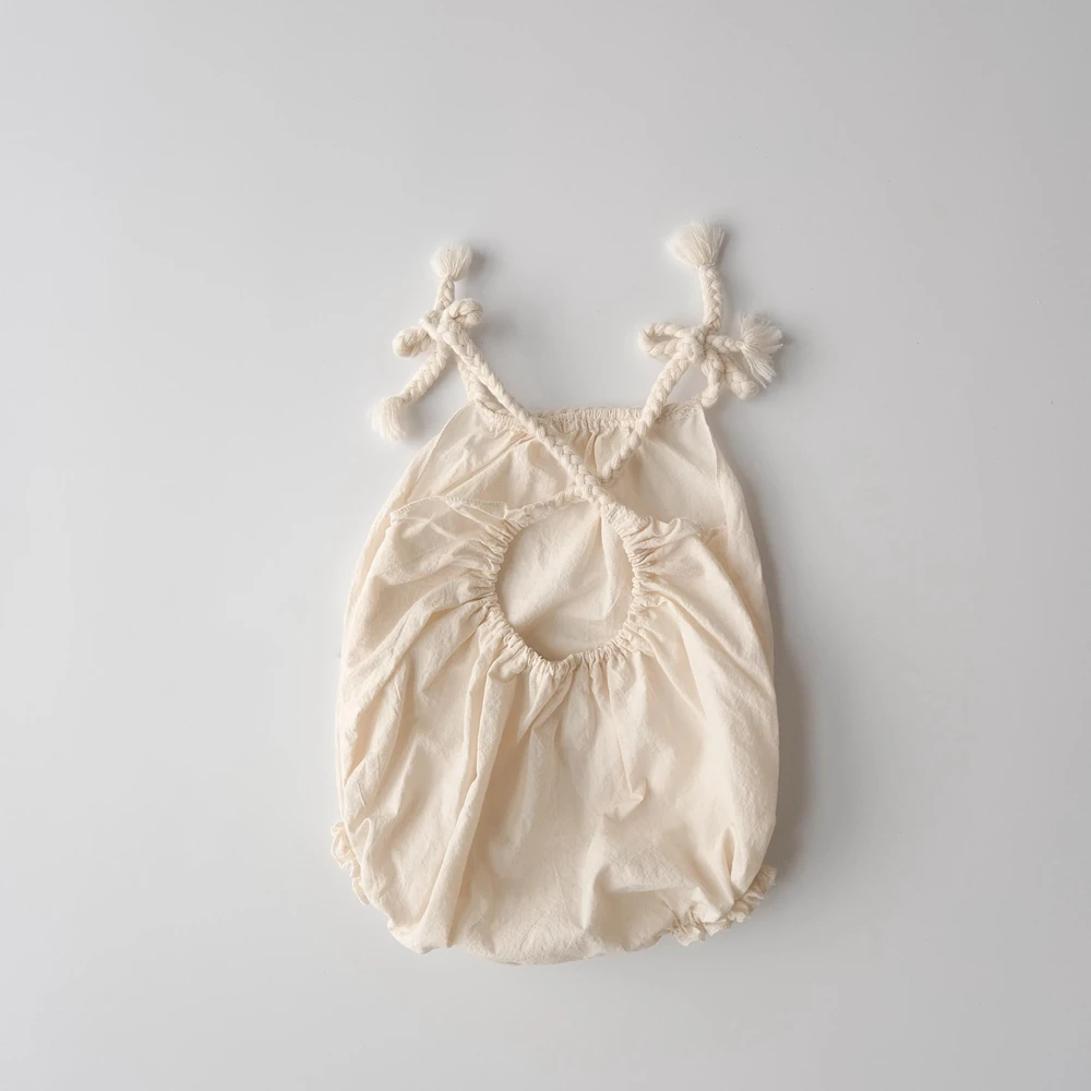 ropa-de-bebe-para-sesion-de-fotos-profesional-en-estudio-atuendo-rustico-para-recien-nacidos-con-pelele-y-tirantes-cruzados-trenzados