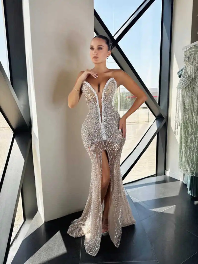 فساتين سهرة أنيقة بدون حمالات مطرزة مثيرة بفتحة أمامية عالية حورية البحر فستان حفلة موسيقية مخصص بطول الأرض بدون أكمام