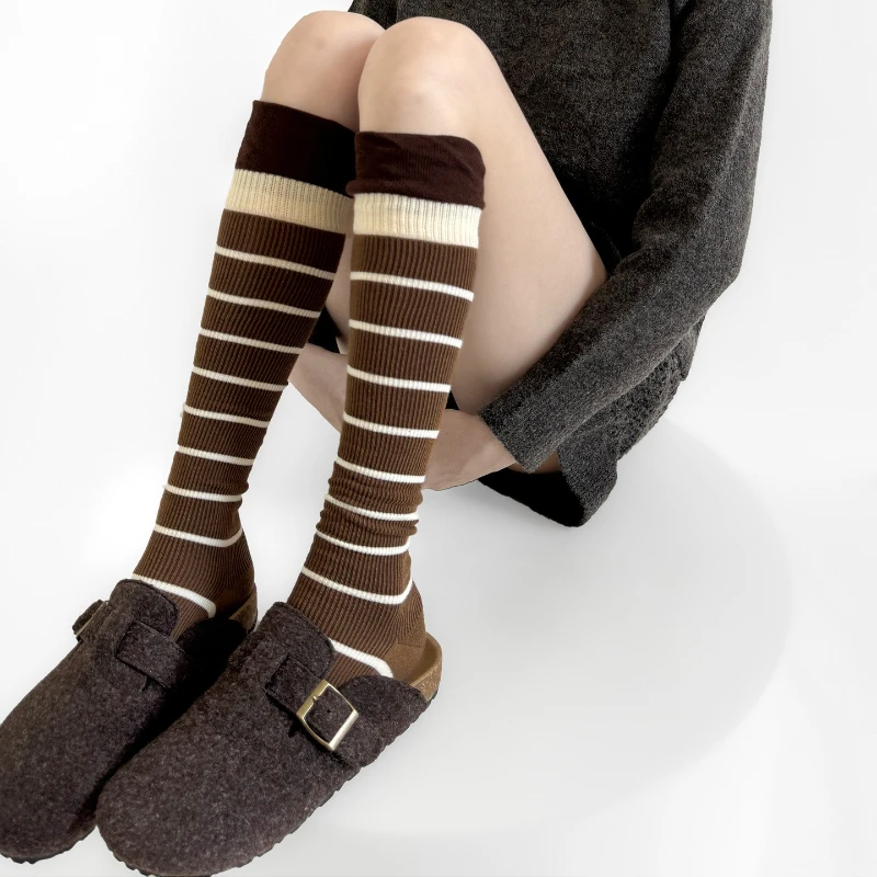 Herbst und Winter Frauen Strümpfe Japanische Gestreifte Baumwolle Medium Tube Socken Retro Farbe Passenden Schule Mädchen Knie Socken Strumpf