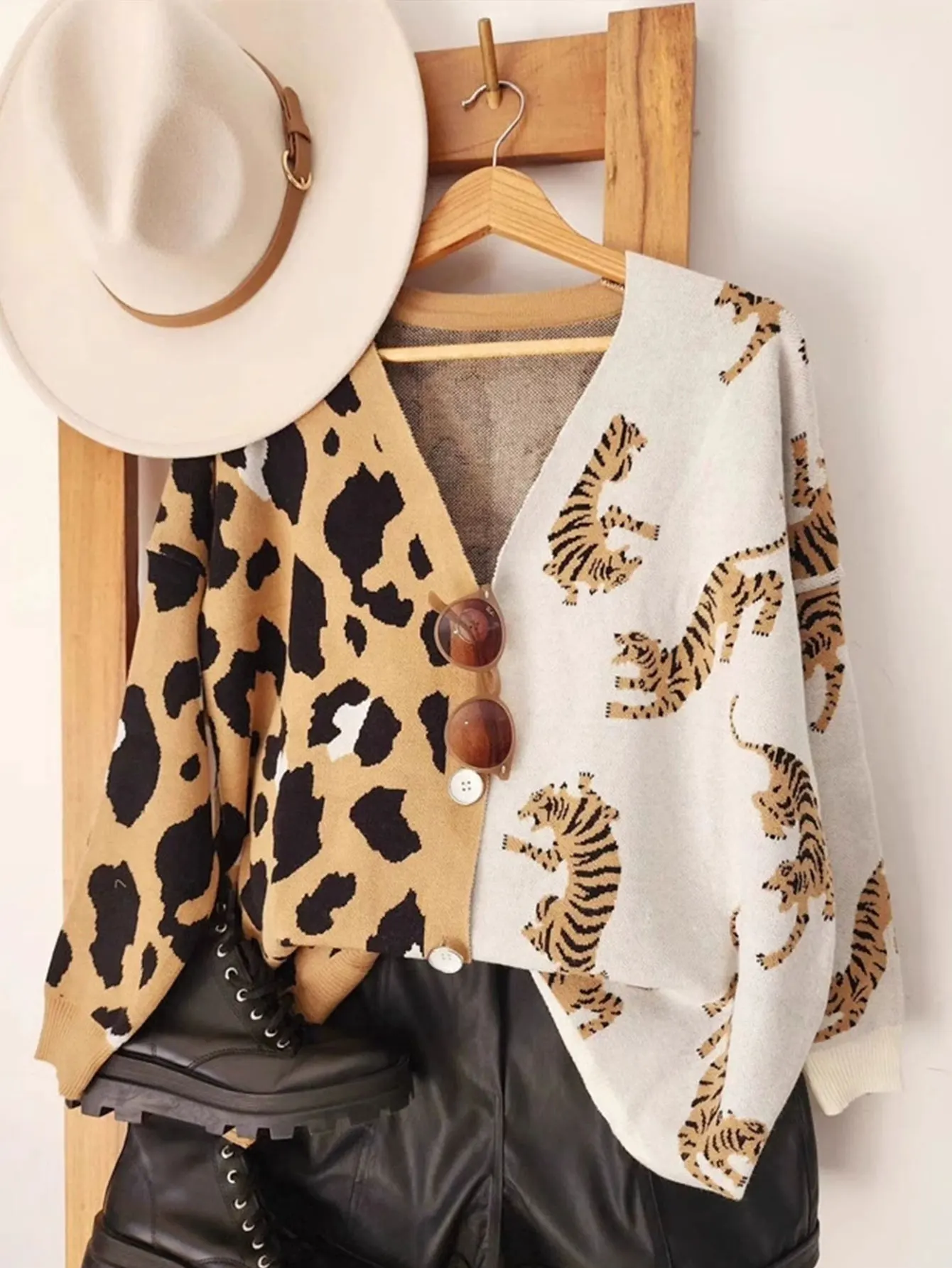 

UNIKTEE Women's Long Sleeve V-Neck Cardigan Autumn Winter Fashion Graphic Print Patchwork Casual Single Breasted Open Front