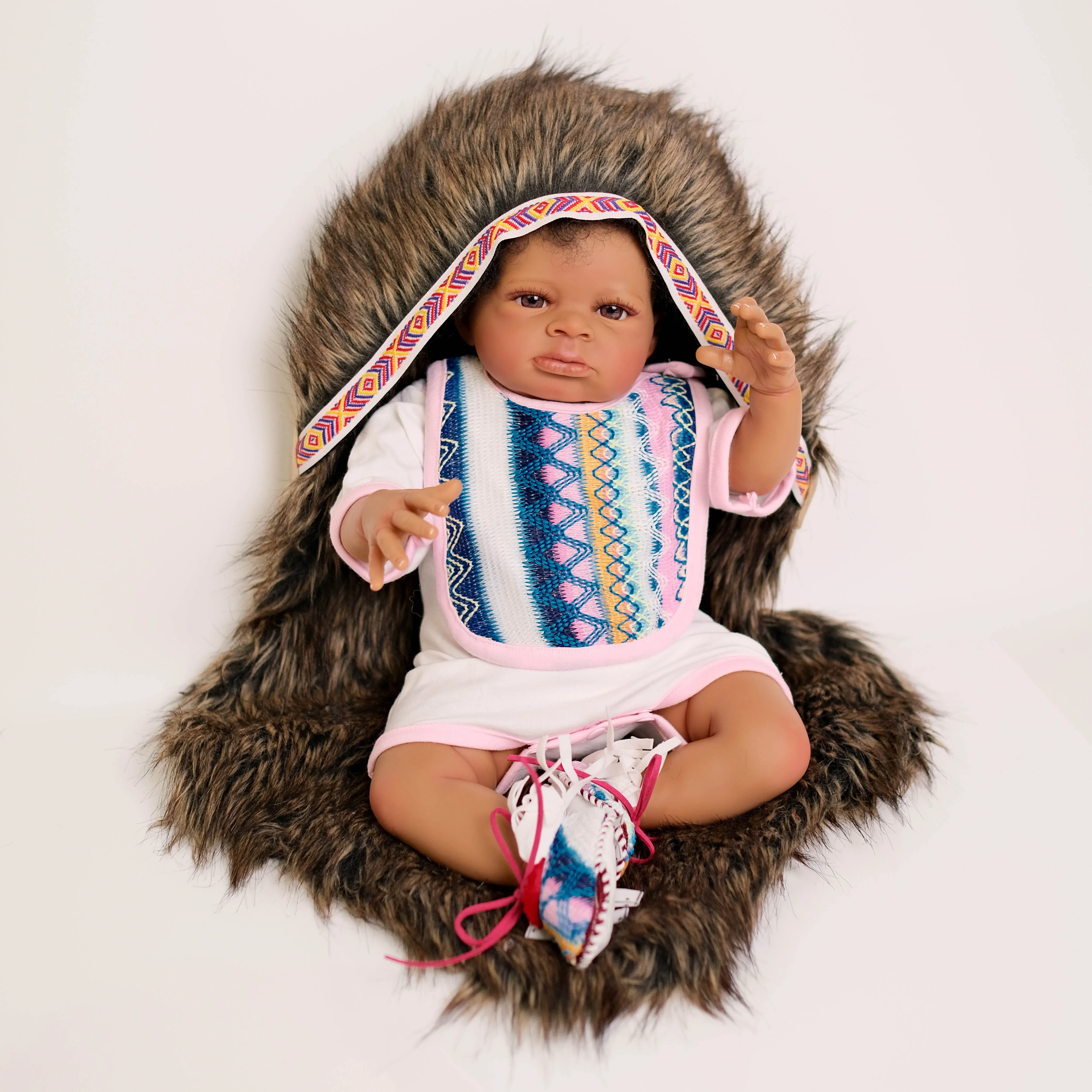 SINO-BB Muñeca india Lanny de 20 pulgadas, muñeca realista para bebé recién nacido, bebé de peluche, pintura de múltiples capas con piel oscura