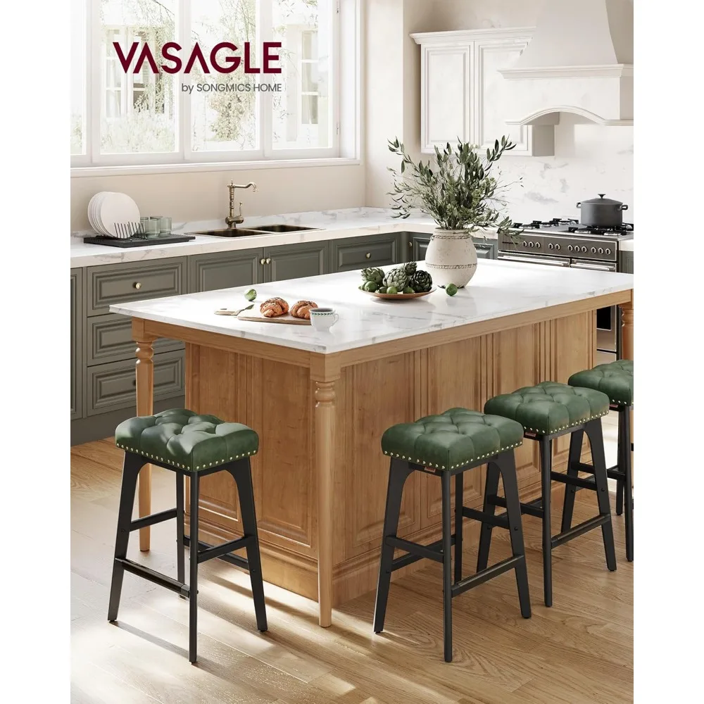 VASAGLE Juego de 2 taburetes de bar, taburetes de bar con altura de mostrador, taburetes de cocina sin respaldo de 26 pulgadas con patas de madera, cuero PU grueso