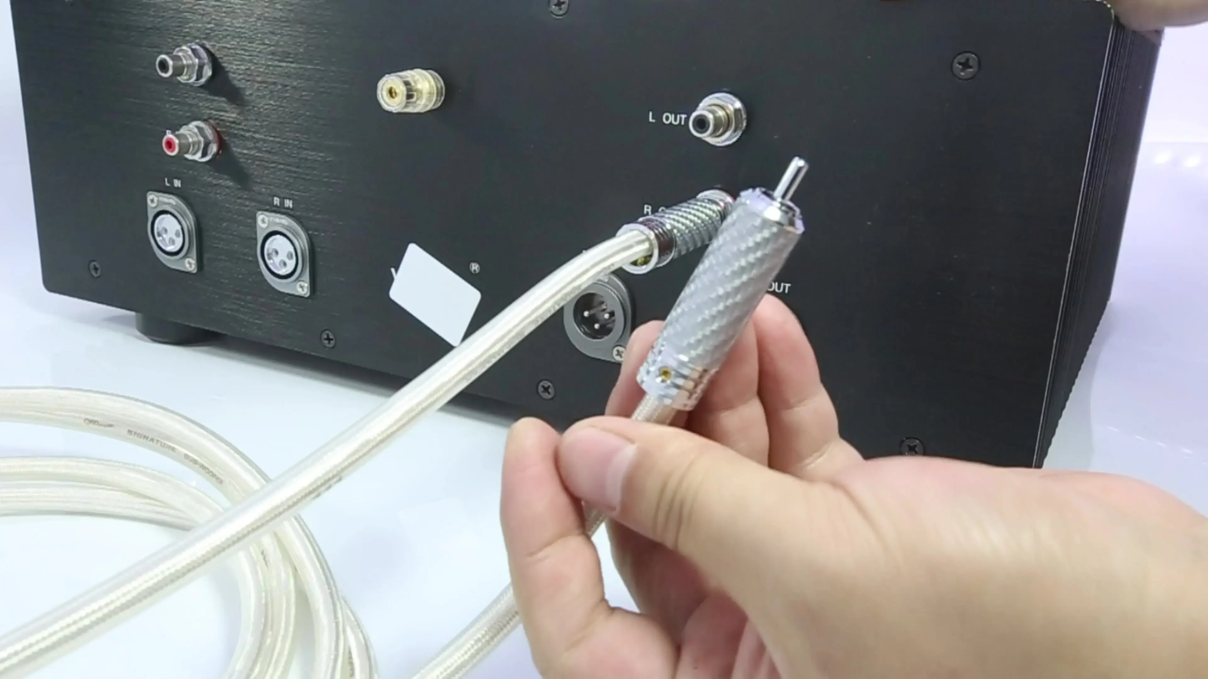 

Высокое качество A26 пара посеребренных RCA-XLR сбалансированный женский аудио соединительный кабель для аналоговой звуковой системы HiFi