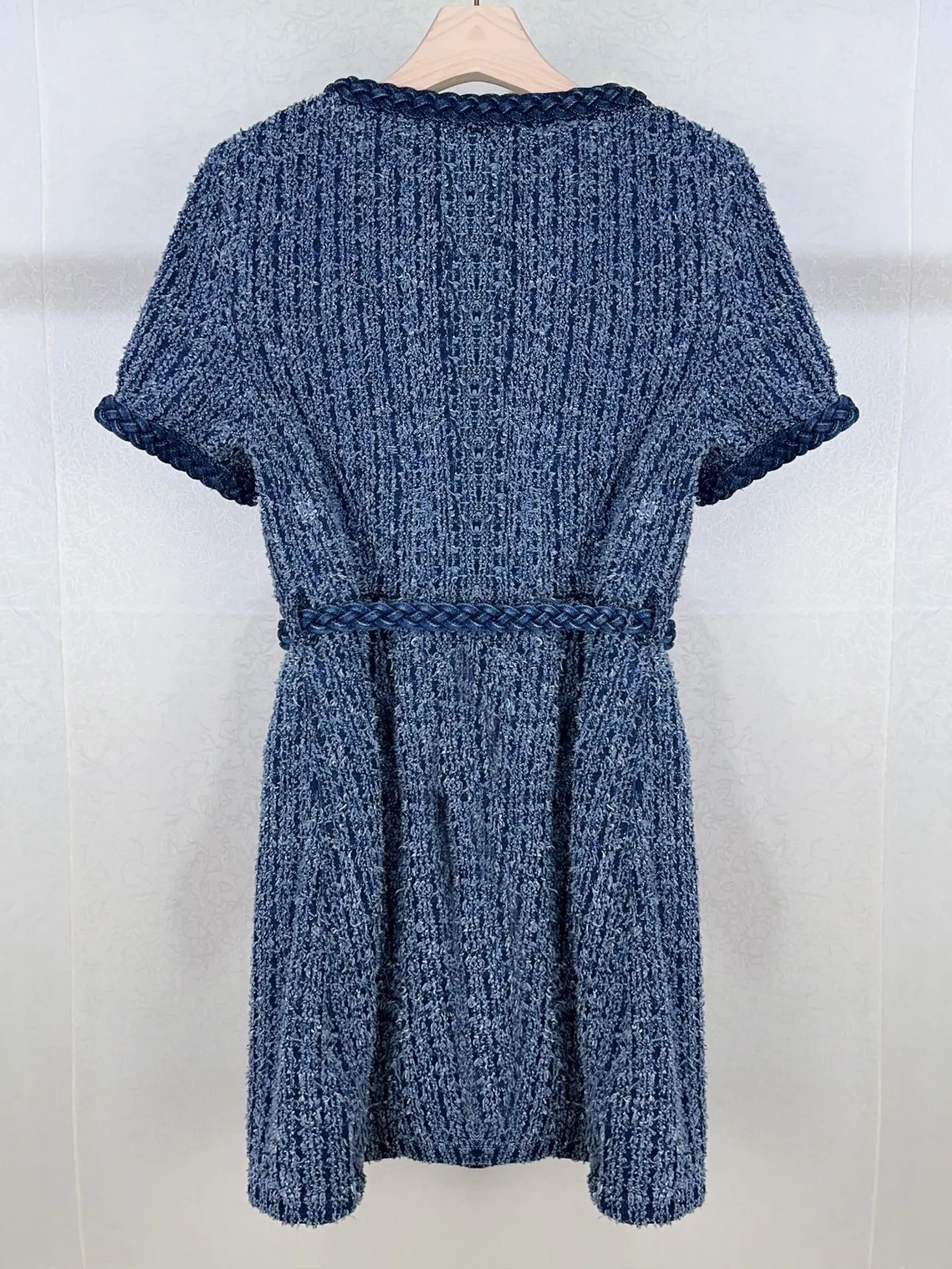 Vestido feminino de tweed de peito único, mini robe com cinto, gola quadrada, manga curta, cintura alta, enfeitar torcido, vintage, outono, 2024