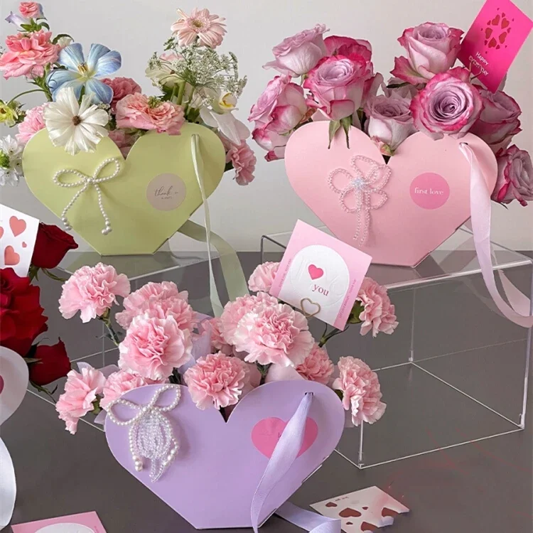 Heart-shaped Valentine's Day Printing Bouquet Packaging Carton Flowers Roses Holiday Gift Portable Wrapping Paper Trapezoid Box